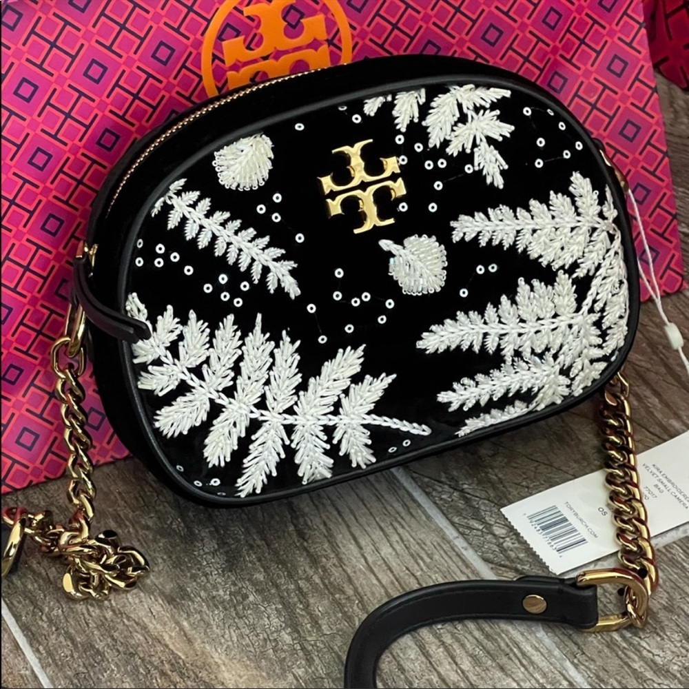 Tory Burch small Kira  camera bag - Picture 7 of 9